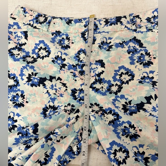 Talbots Floral Women Shorts - Blue and Cream🌴☀️ - Picture 6 of 12